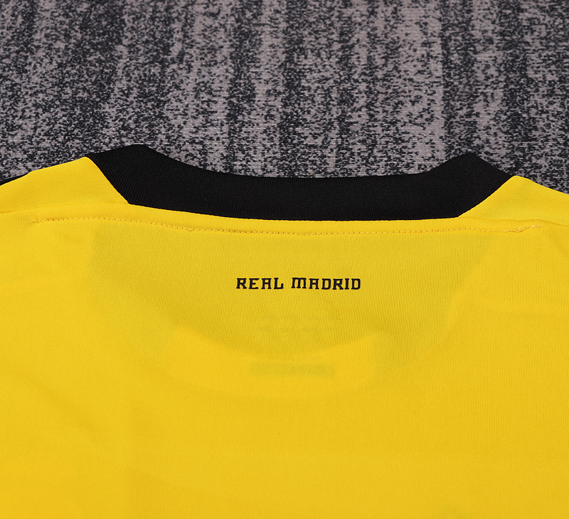Real Madrid 11-12 Retro Goalkeeper Kids Kit Jersey