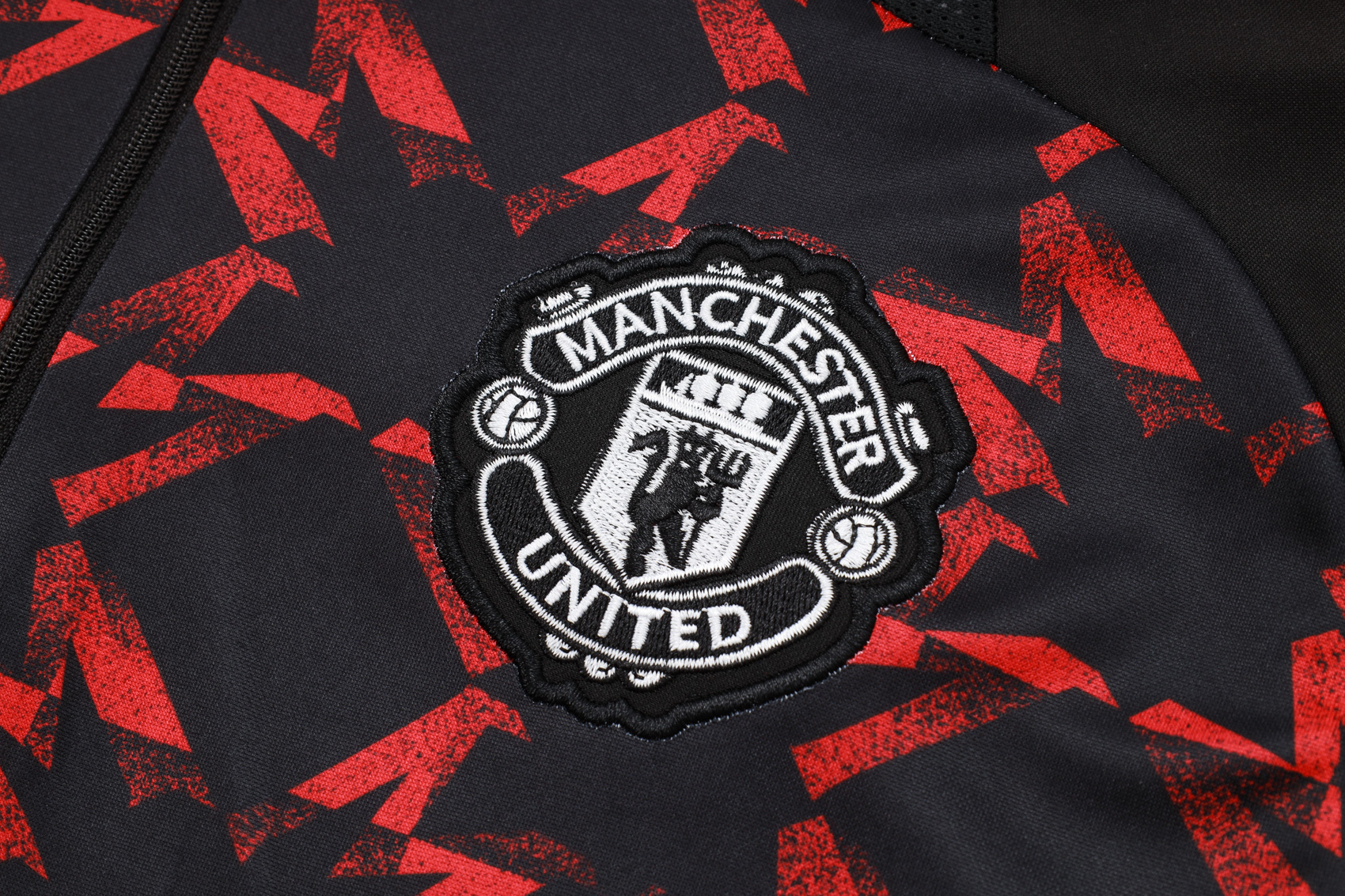 Manchester United 24/25 Adults  Long sleeves half-zip training suit Top + pants