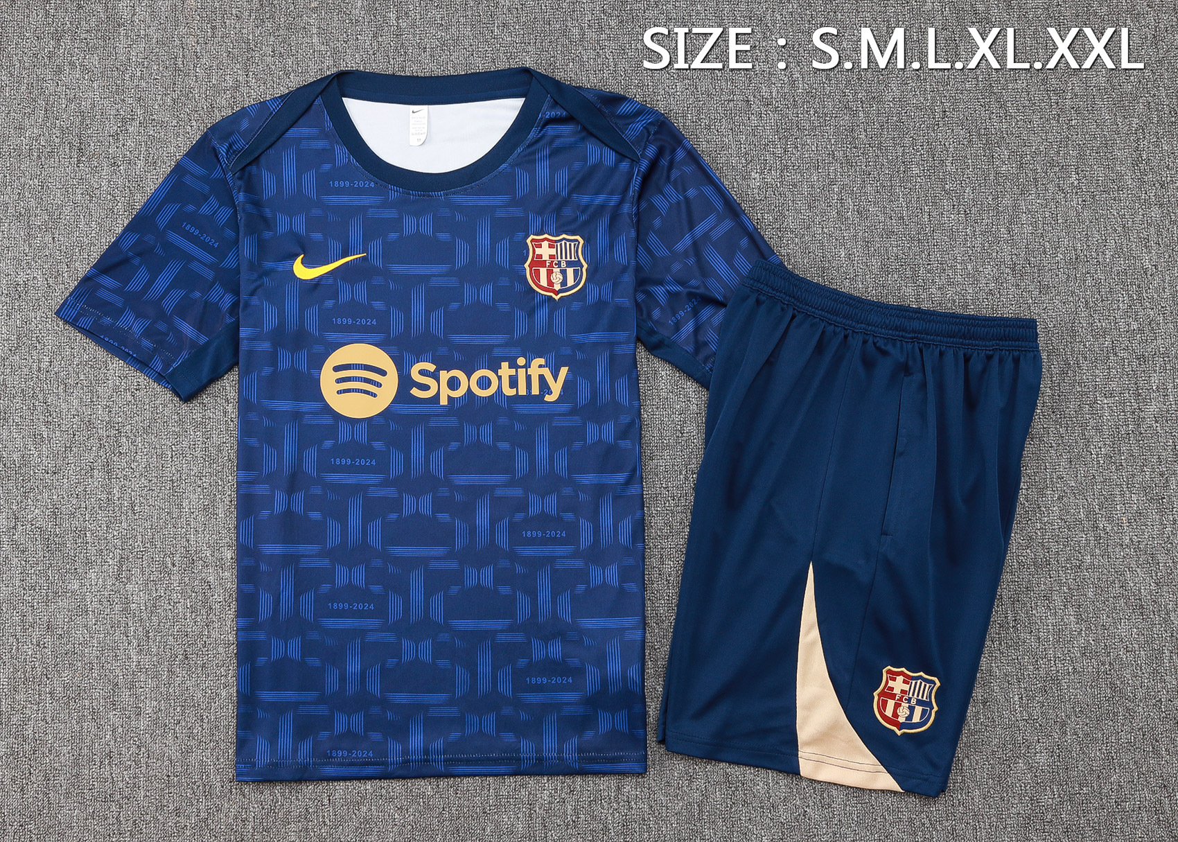 Barcelona 24/25 Adults short sleeved training suit with top and pants