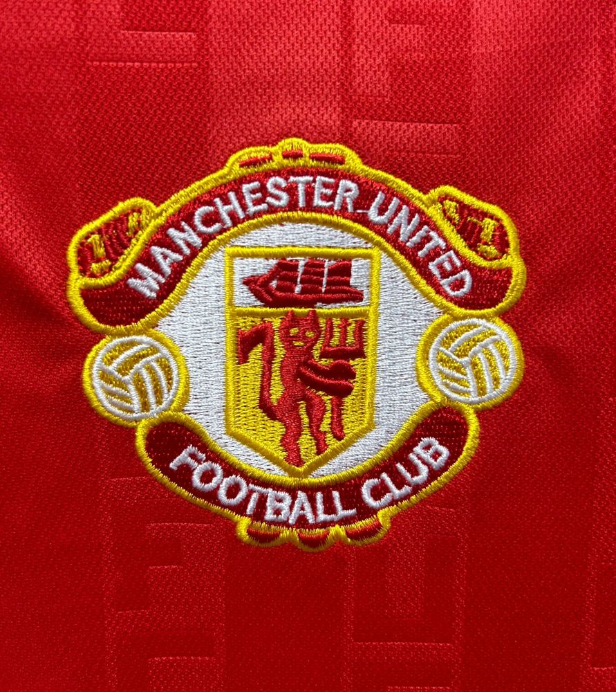 Manchester United Retro 1998-2000 season home jersey