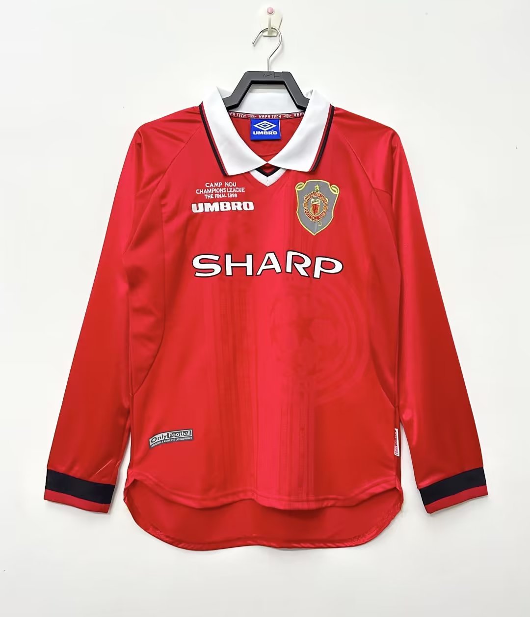 Manchester United Retro 1999-2000 season long home jersey