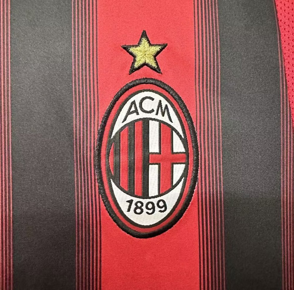 AC Milan Retro 2004-2005 season home jersey
