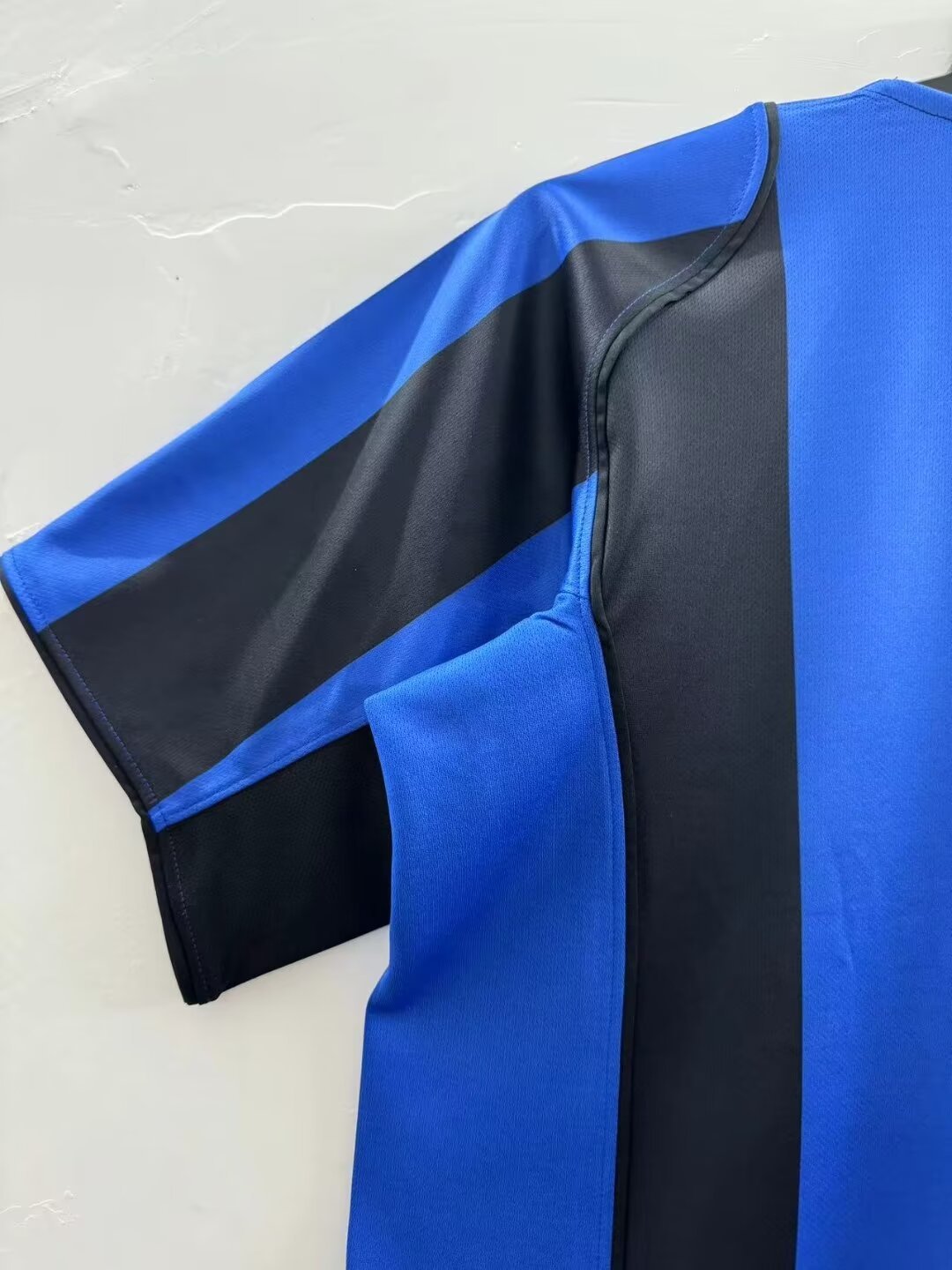 Inter Milan Retro 2004-2005 home court jersey