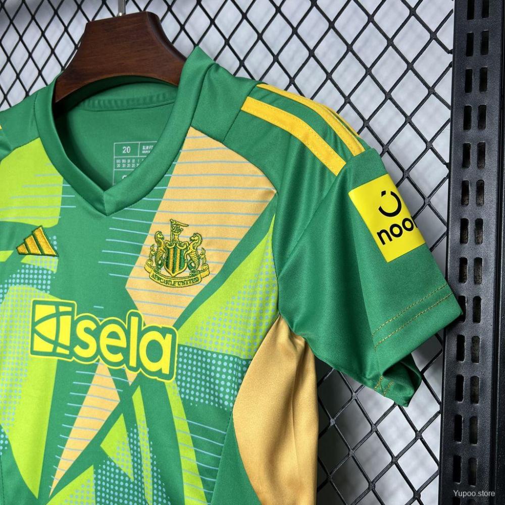 Newcastle United 24/25 Kids Goalkeeper Green Jersey kit Top + pants