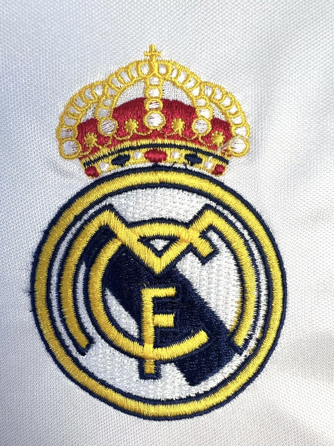 Real Madrid Retro 2004-2005 home court jersey