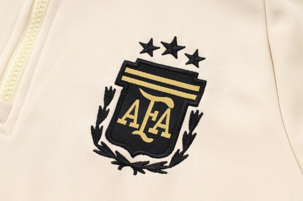 Argentina 24/25 adult outerwear, half zipper and hat, training suit top+pants