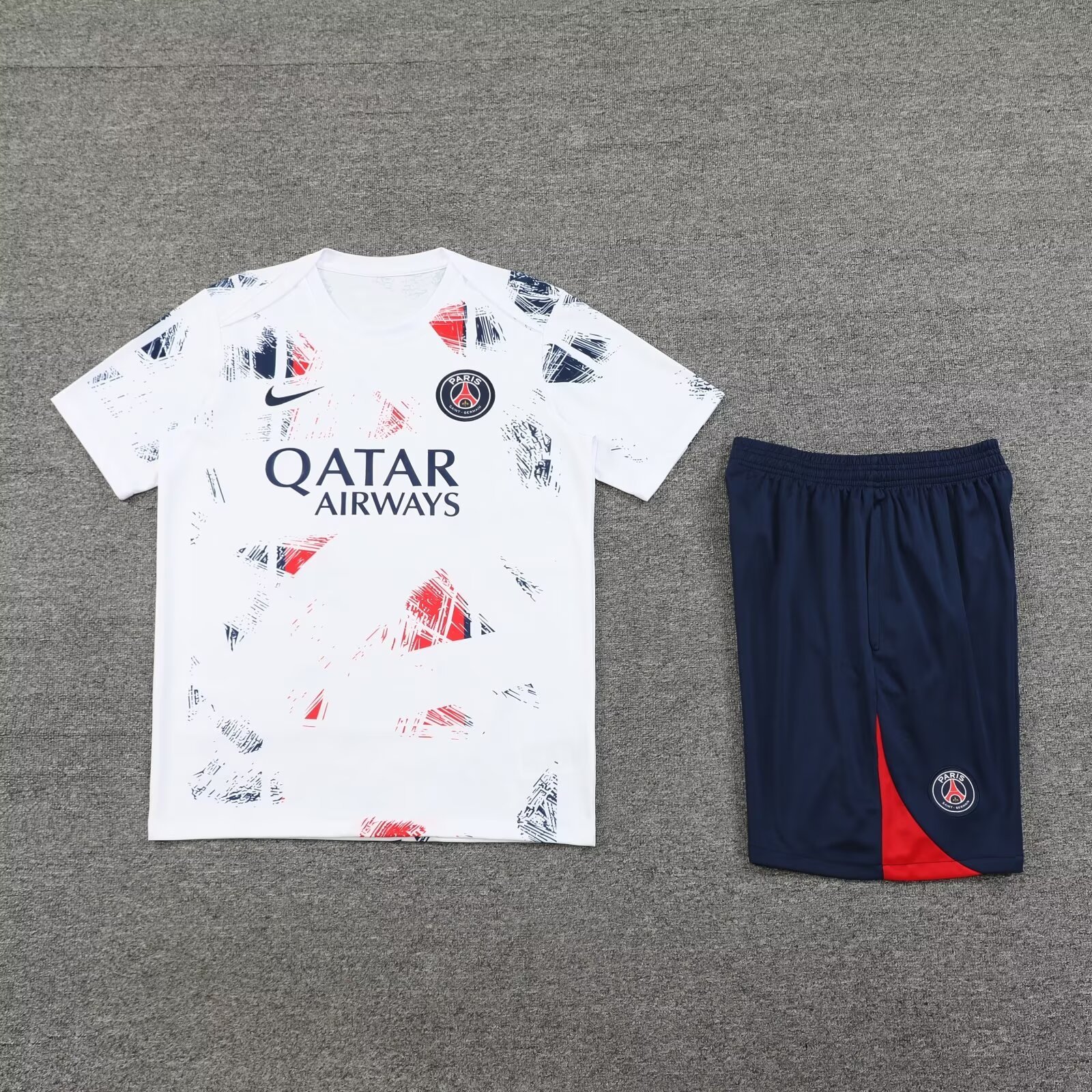 PSG 24/25 Adults short sleeved training suit with top and pants