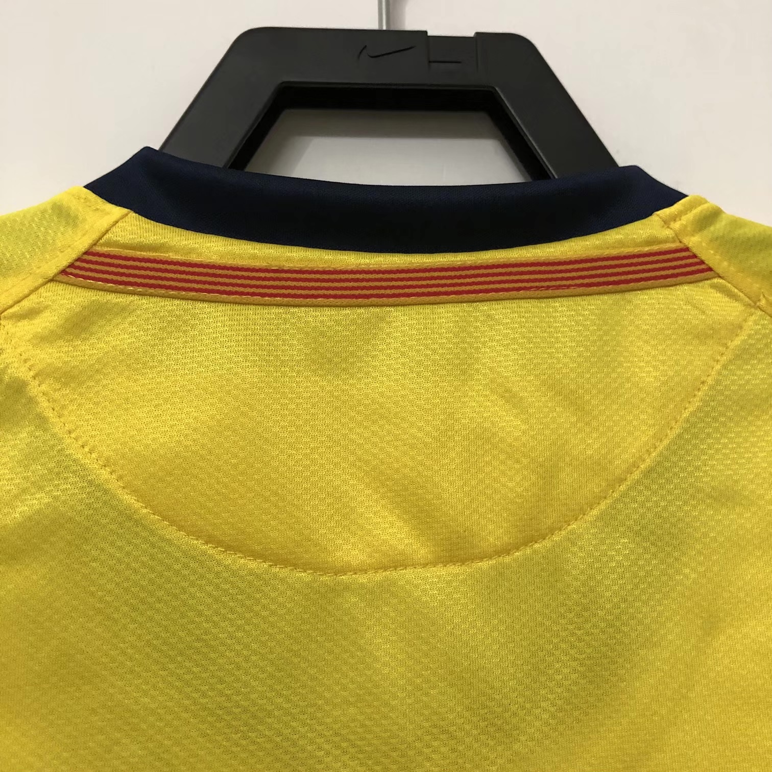 Barcelona Retro 2008-2009 away jersey