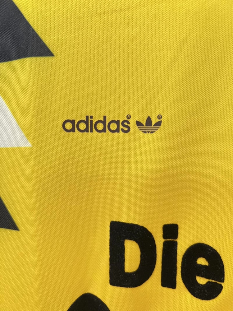 Borussia Dortmund Retro 1989 home jersey