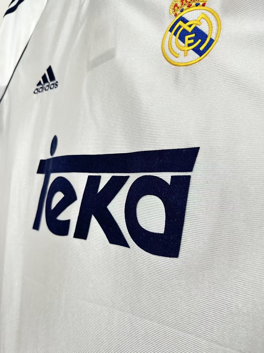 Real Madrid Retro 1998-2000 home court jersey