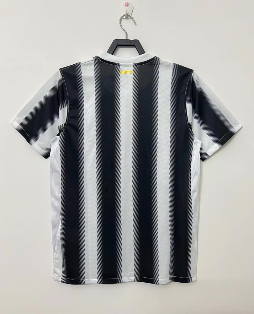 Juventus retro 2011-2012 season home jersey