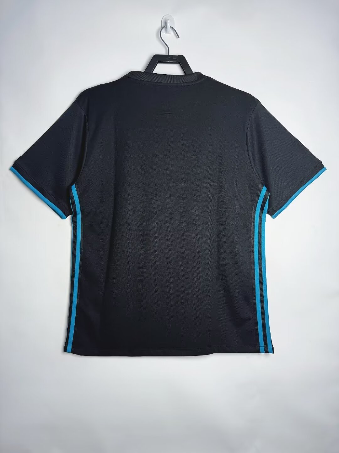 Real Madrid  Retro 2017-2018 away jersey