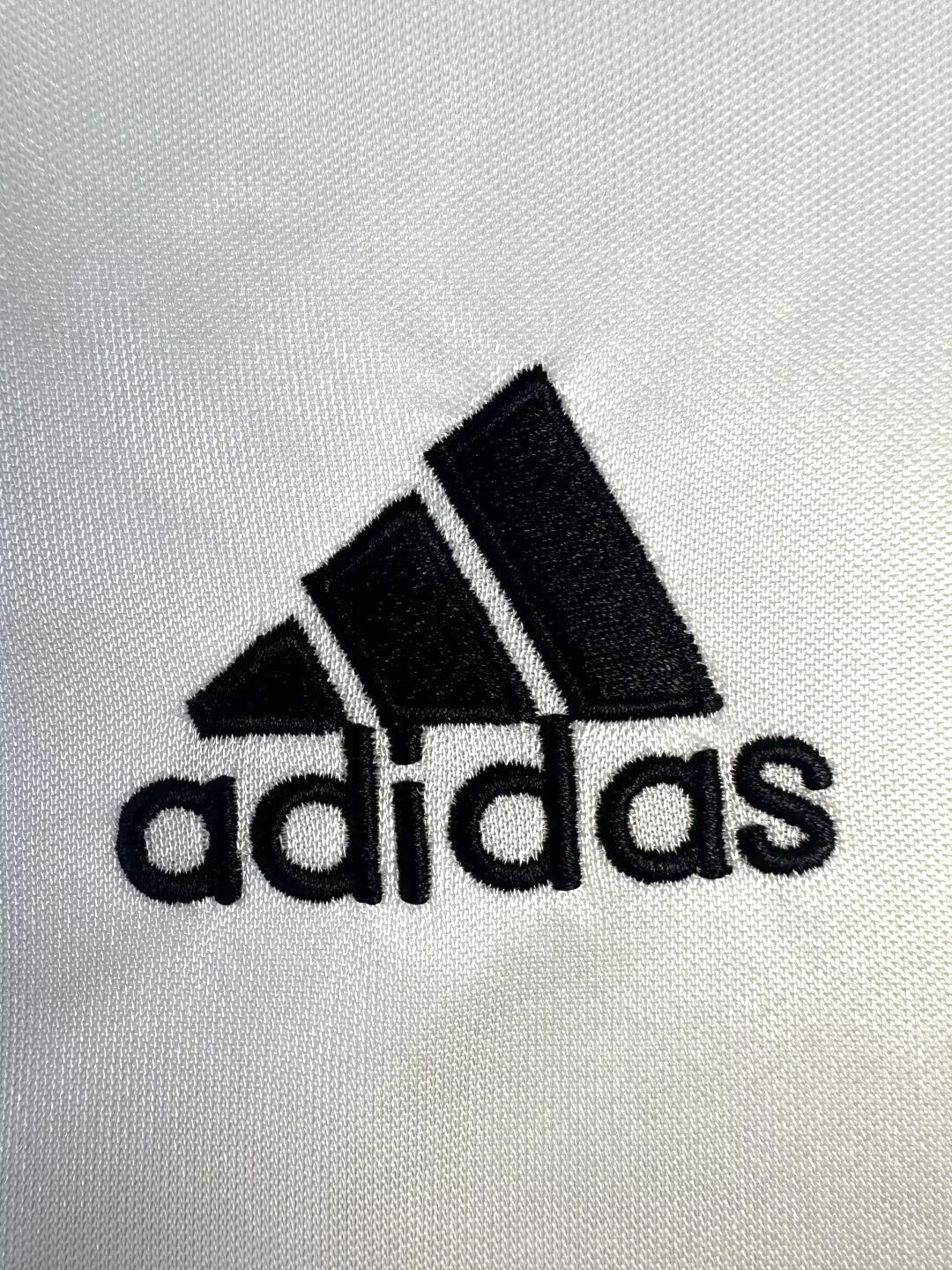 Real Madrid Retro 2004-2005 home court jersey