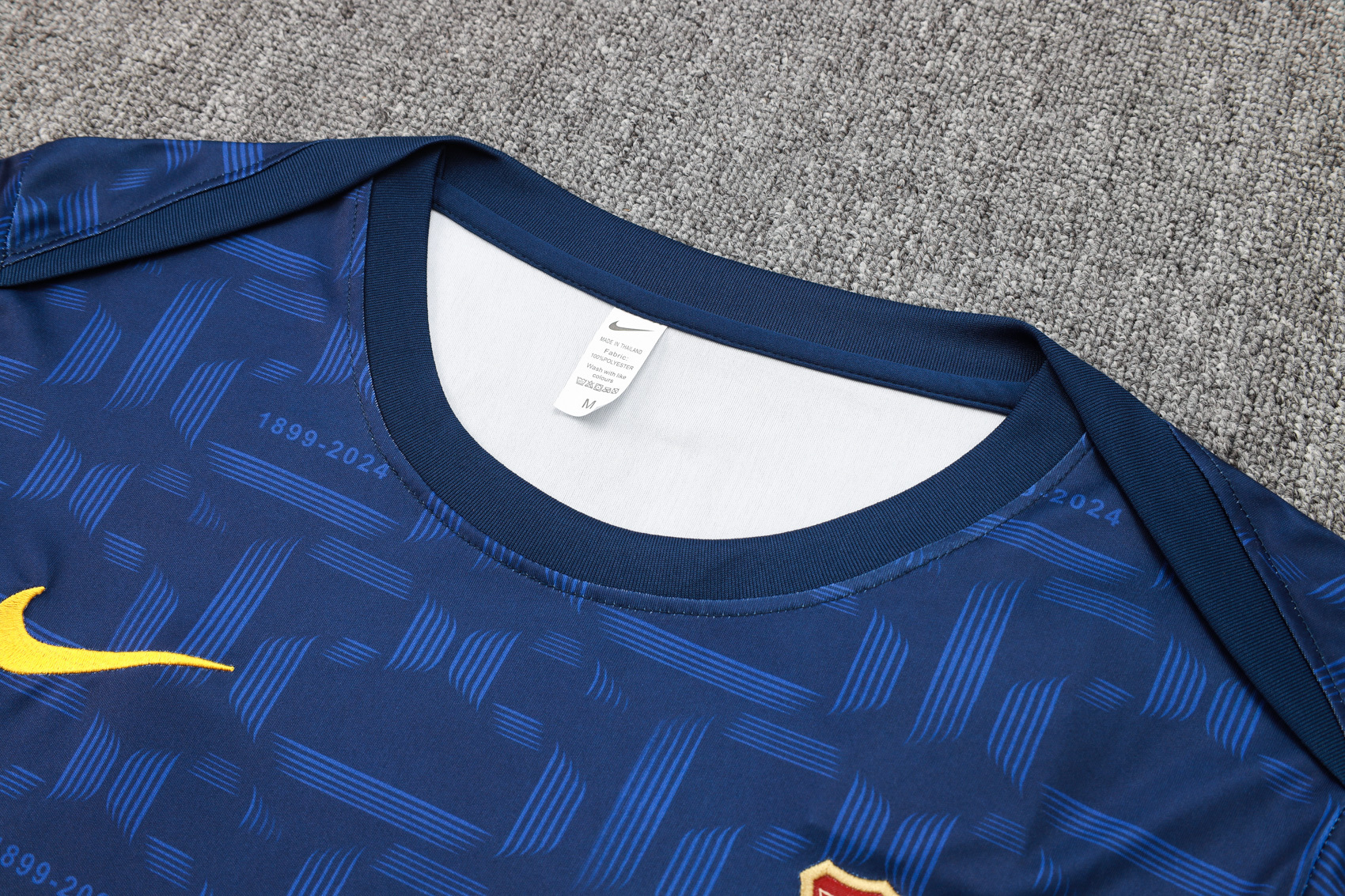 Barcelona 24/25 Adults short sleeved training suit with top and pants