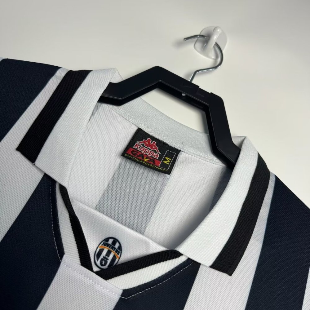 Juventus retro 1994-1995 season home jersey