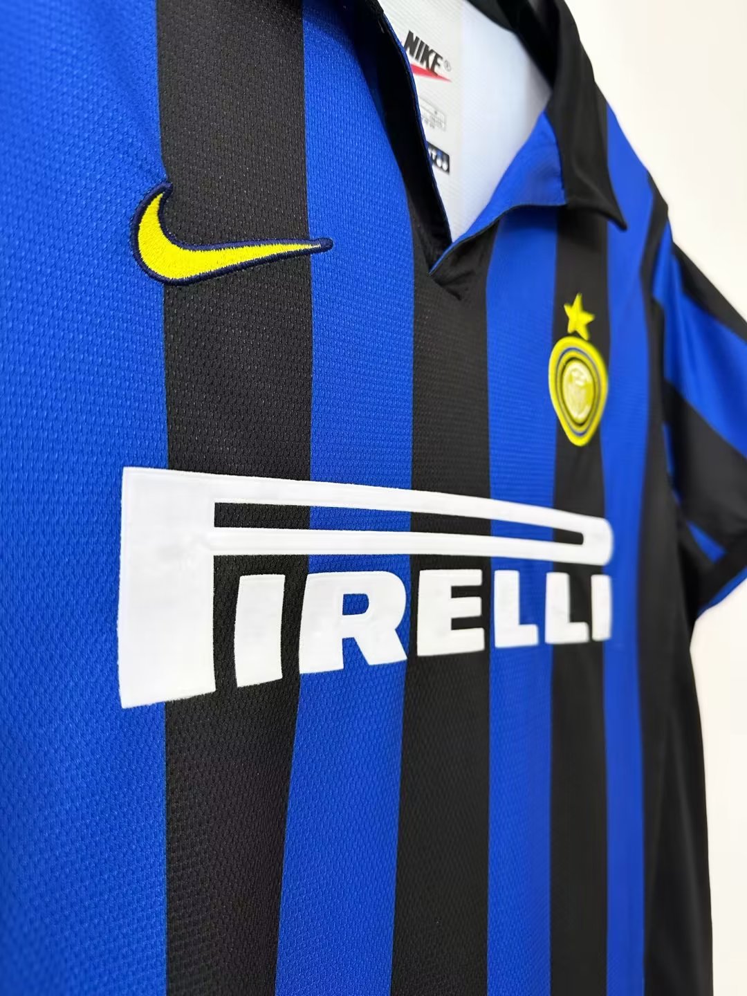 Inter Milan Retro 1998-1999 home court jersey