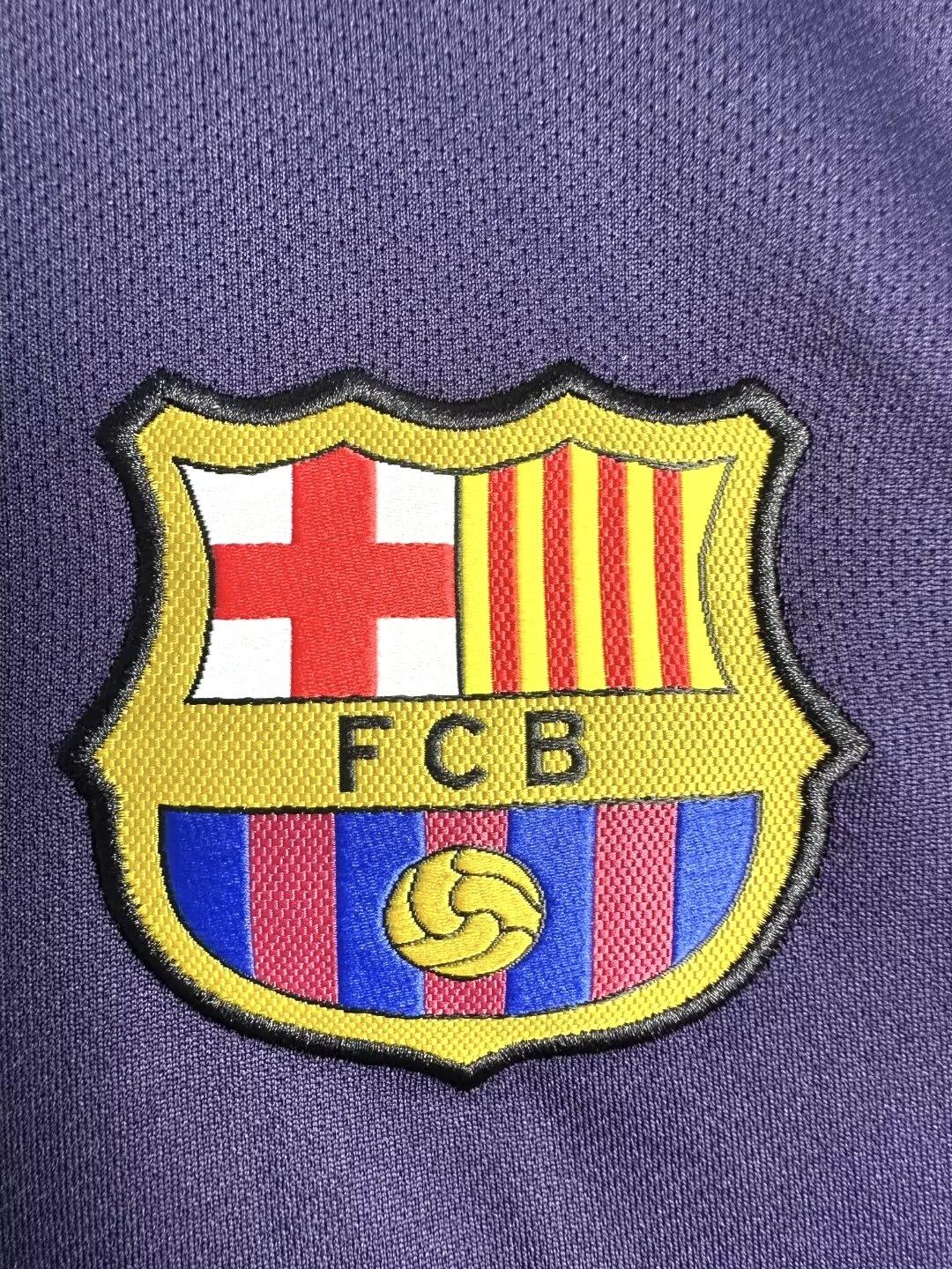 Barcelona Retro 2016-2017 away jersey