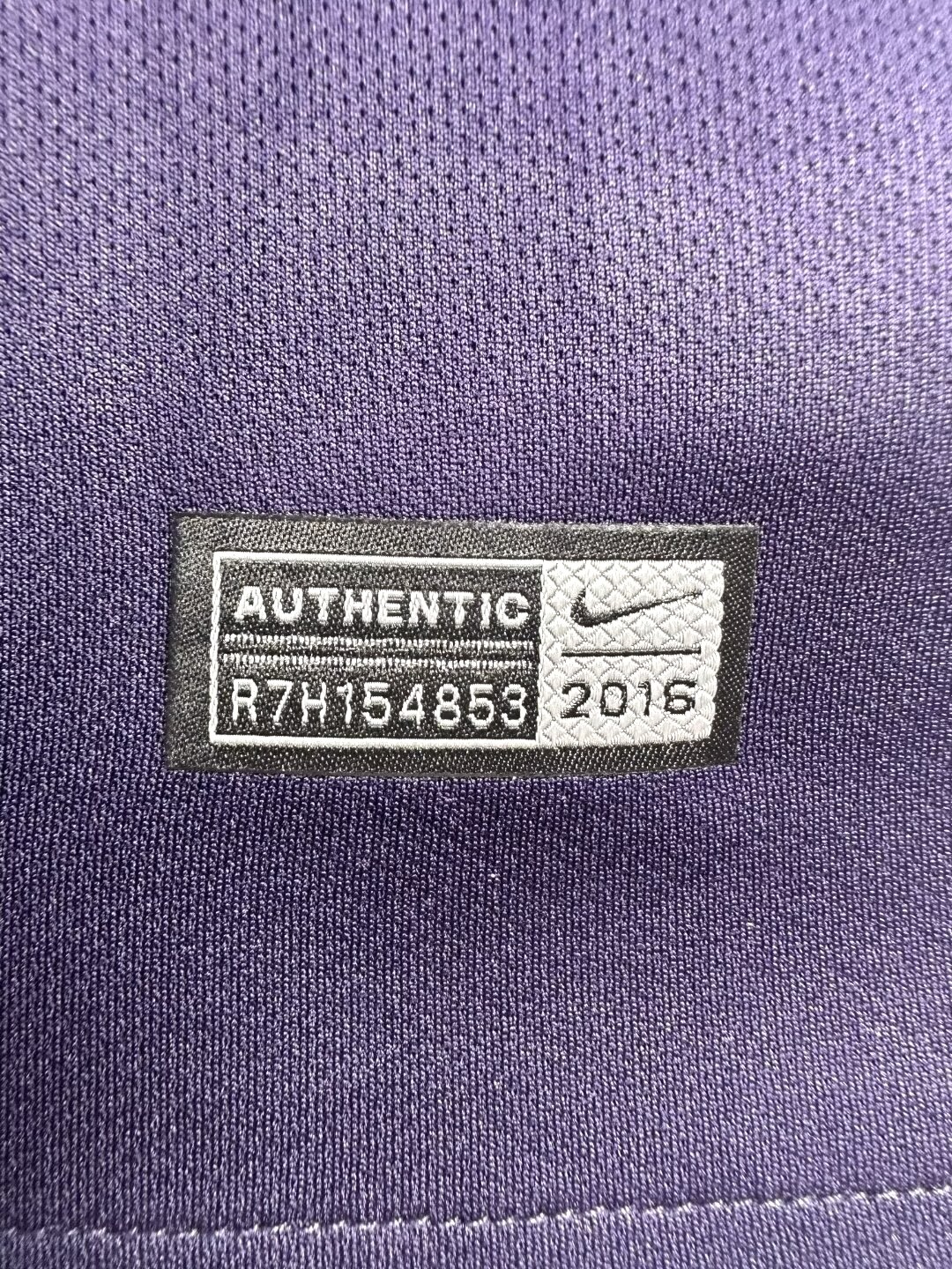 Barcelona Retro 2016-2017 away jersey