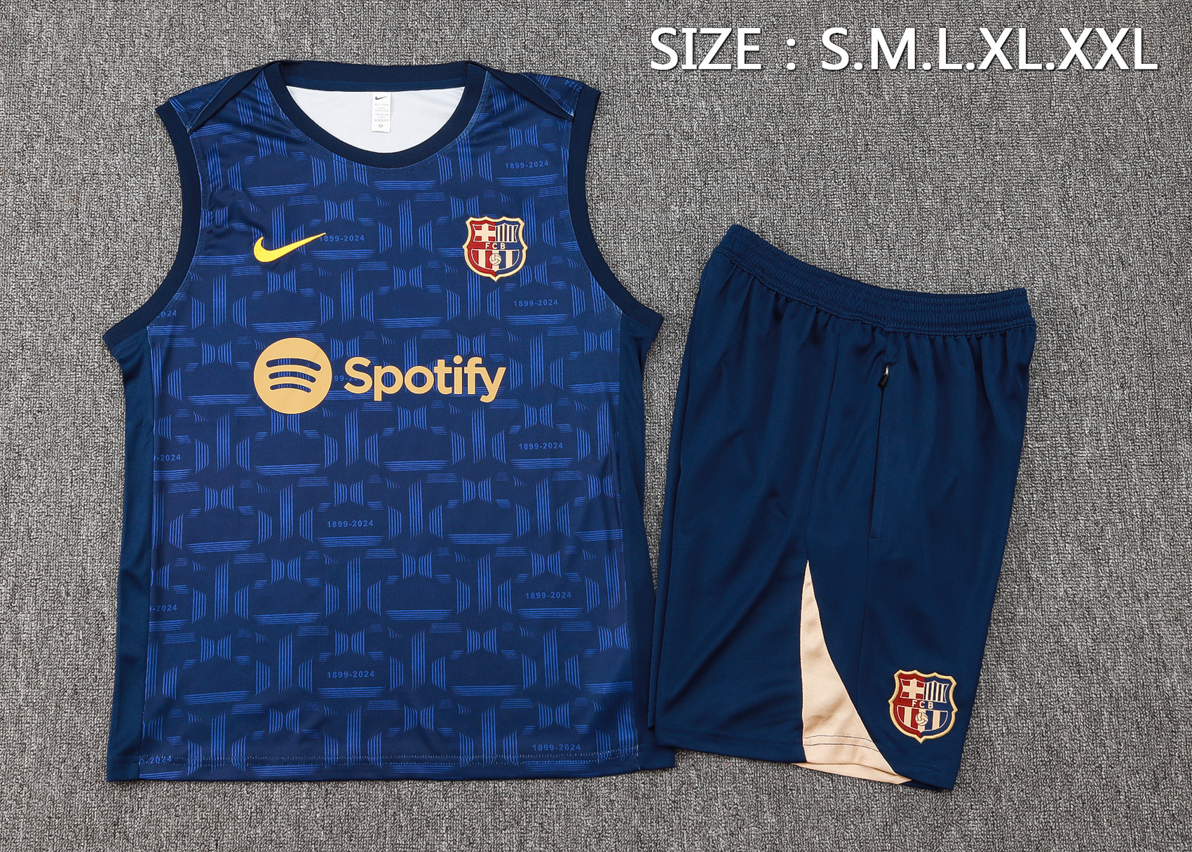 Barcelona 24/25 Adults short sleeved training suit with top and pants