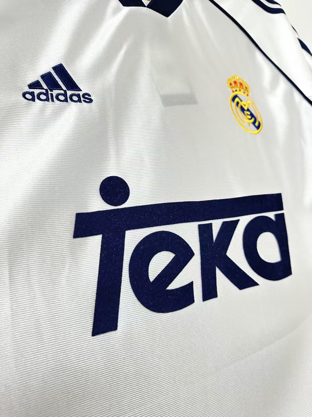 Real Madrid Retro 1998-2000 home court jersey