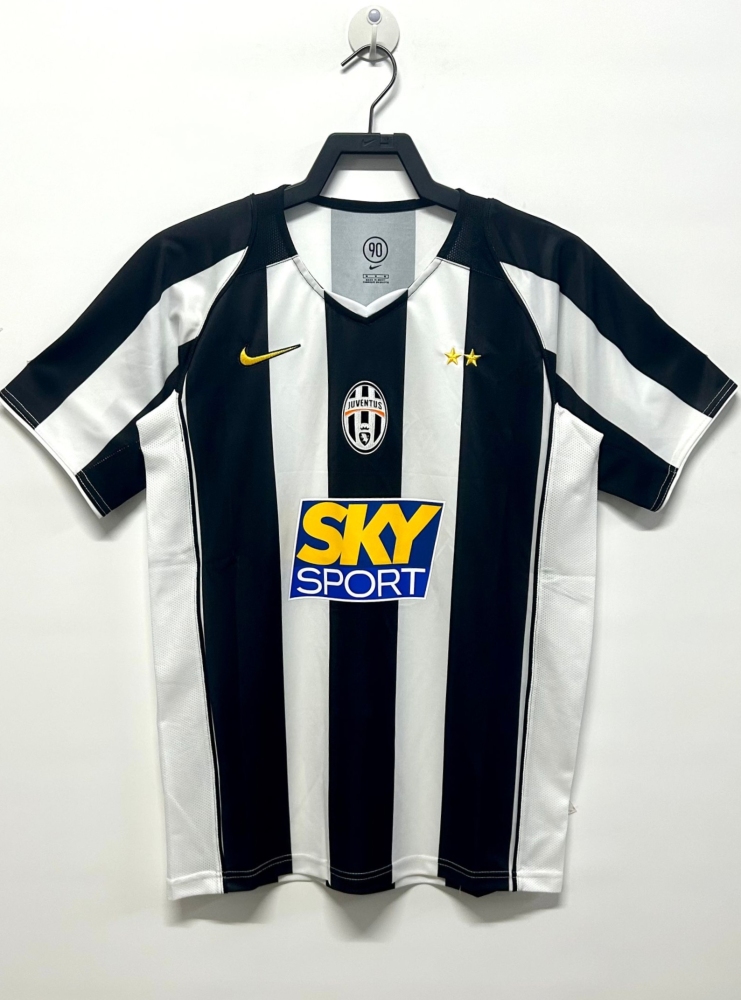 Juventus retro 2004-2005 season home jersey