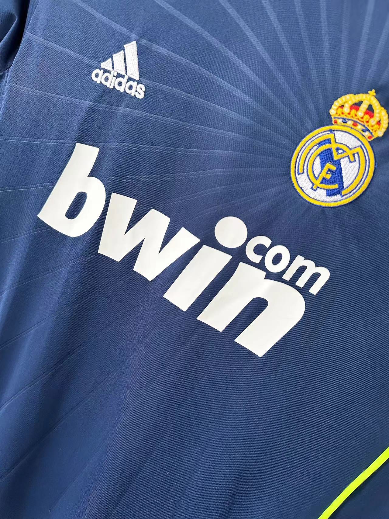 Real Madrid  Retro1999- 2001 Away jersey