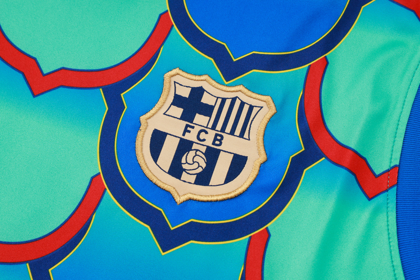 Barcelona 24/25 Adults short sleeved training suit with top and pants
