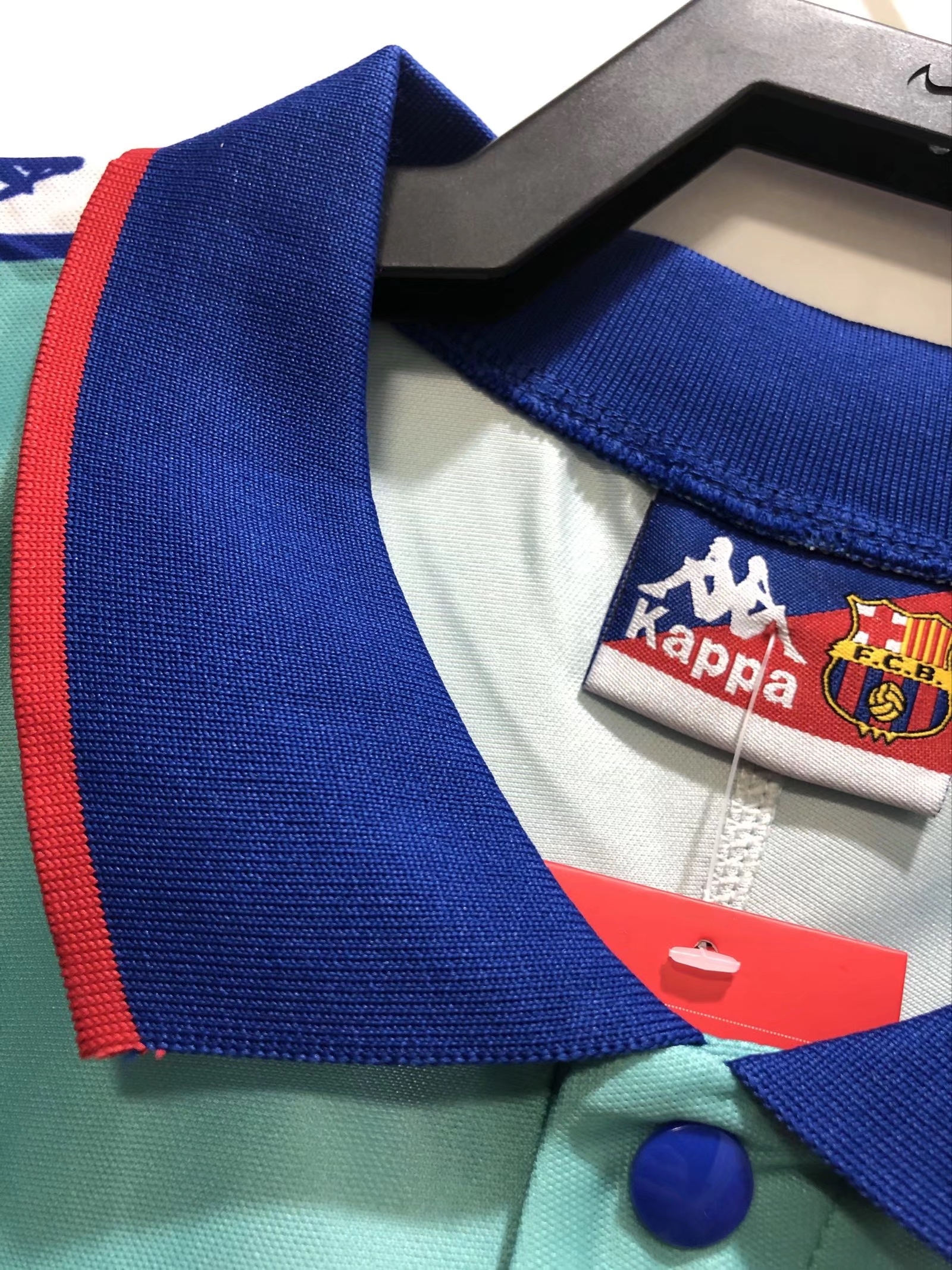 Barcelona Retro 1992-1995 away jersey