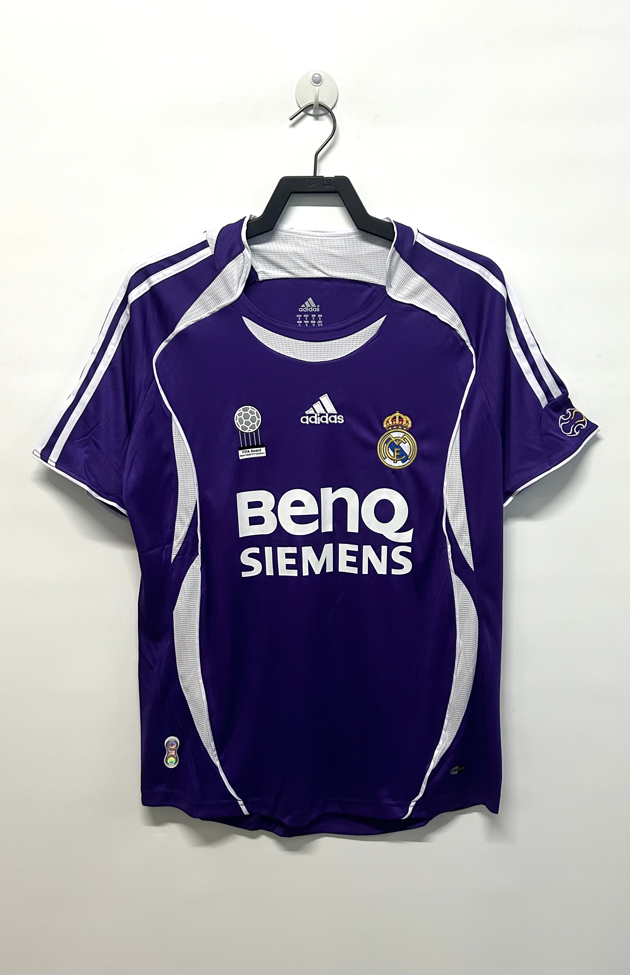 Real Madrid  Retro 2006-2007  away jersey