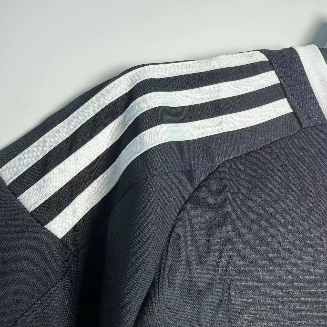 Real Madrid  Retro 2008-2009  away jersey