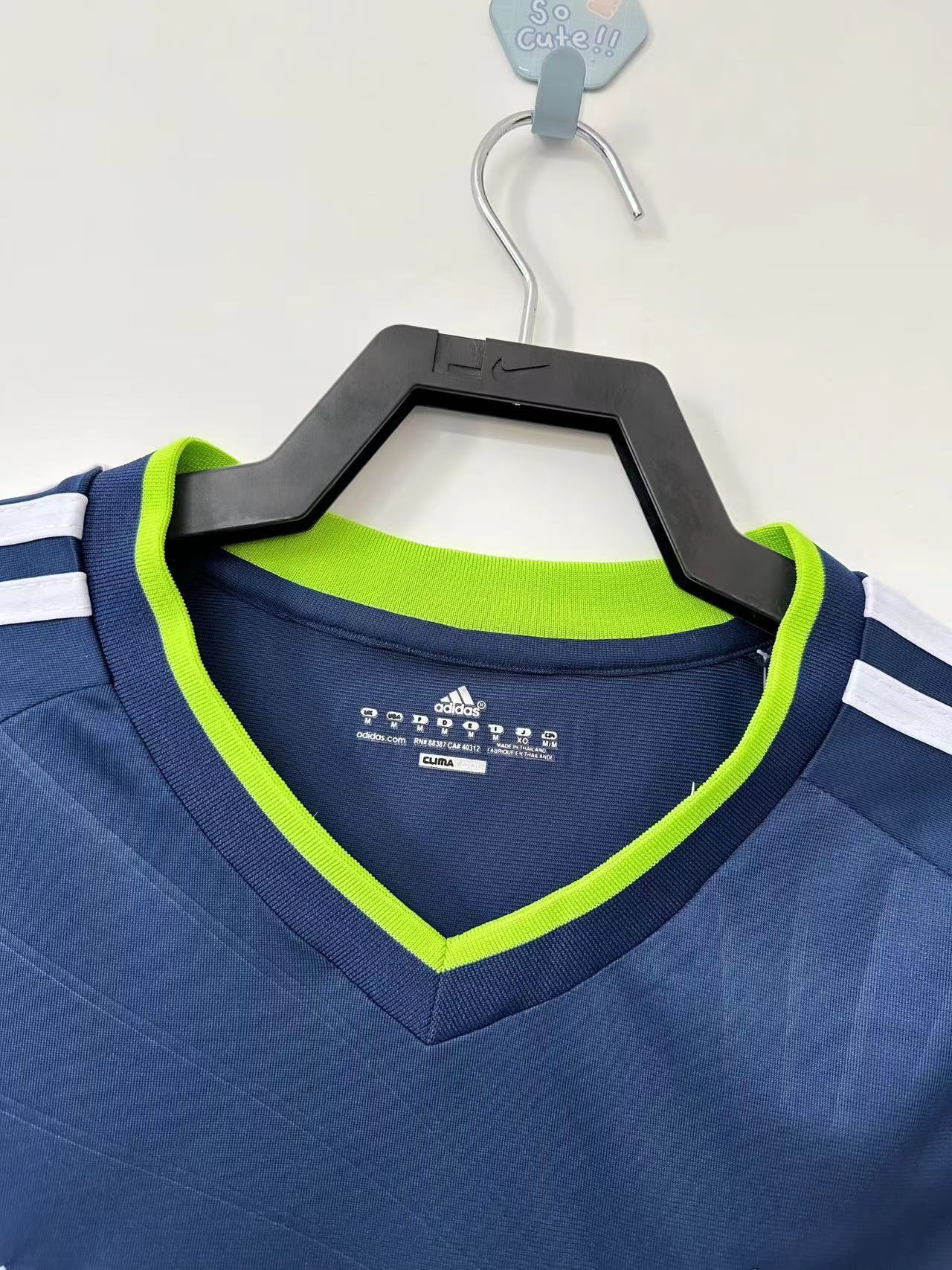 Real Madrid  Retro 2010-2011  goalkeeper jersey