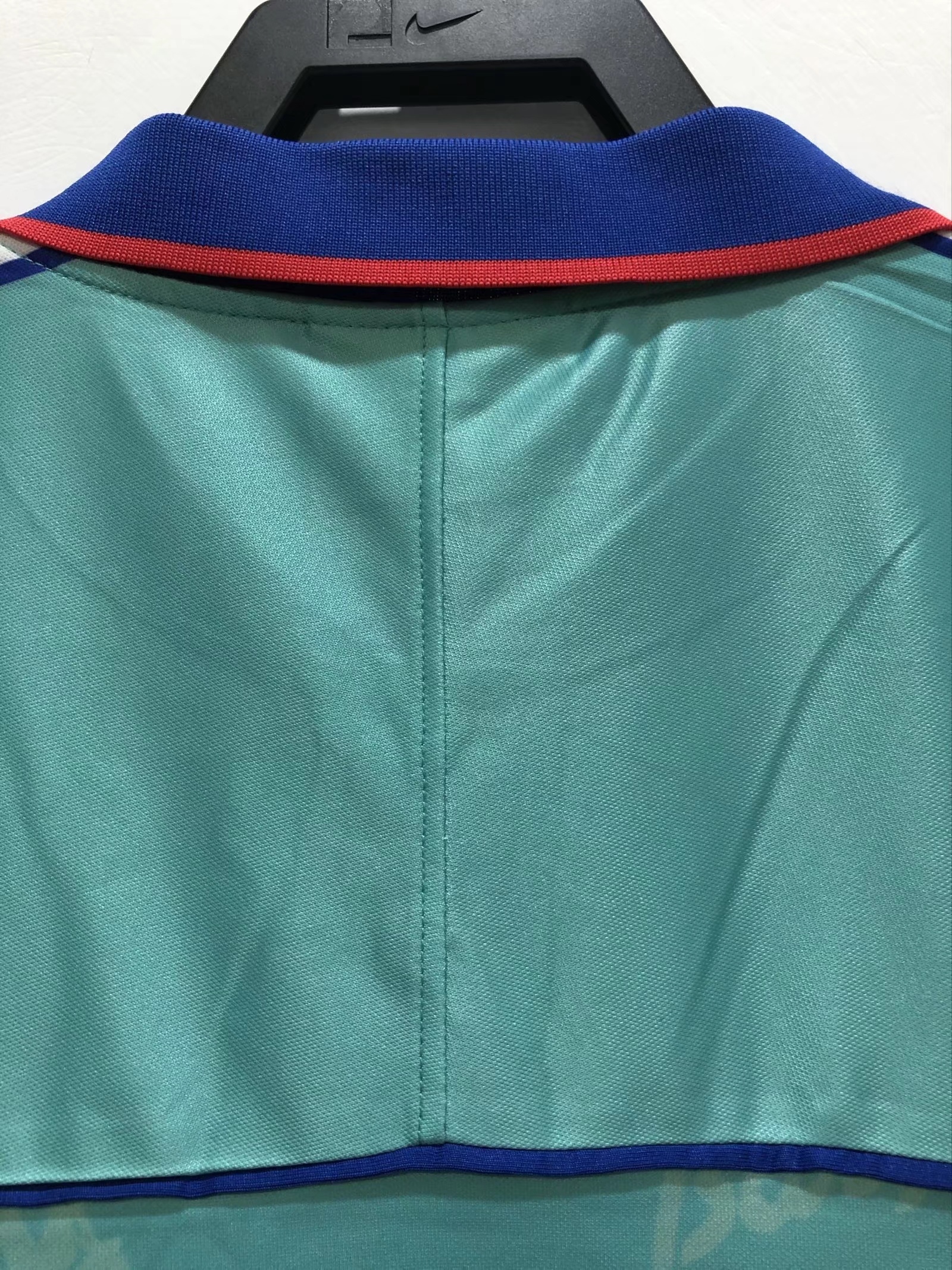 Barcelona Retro 1992-1995 away jersey