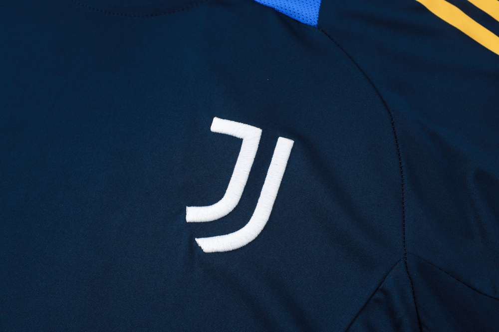 Juventus 24/25 Adult Short Sleeve Top + pants