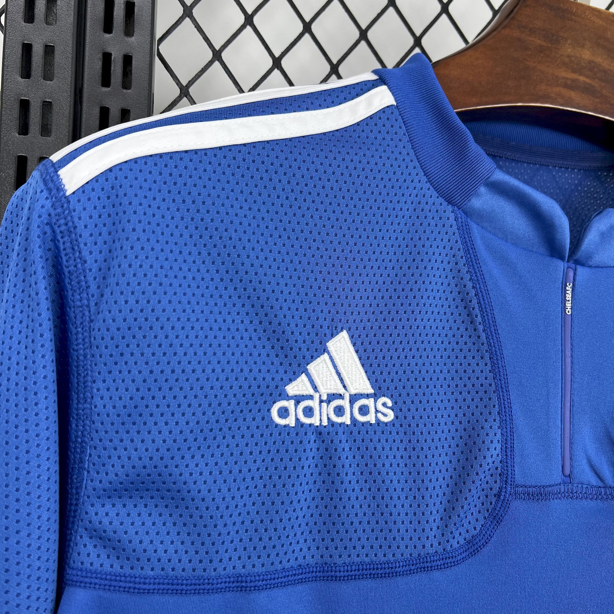 Chelsea Retro 2009-2010 Season Home Jersey
