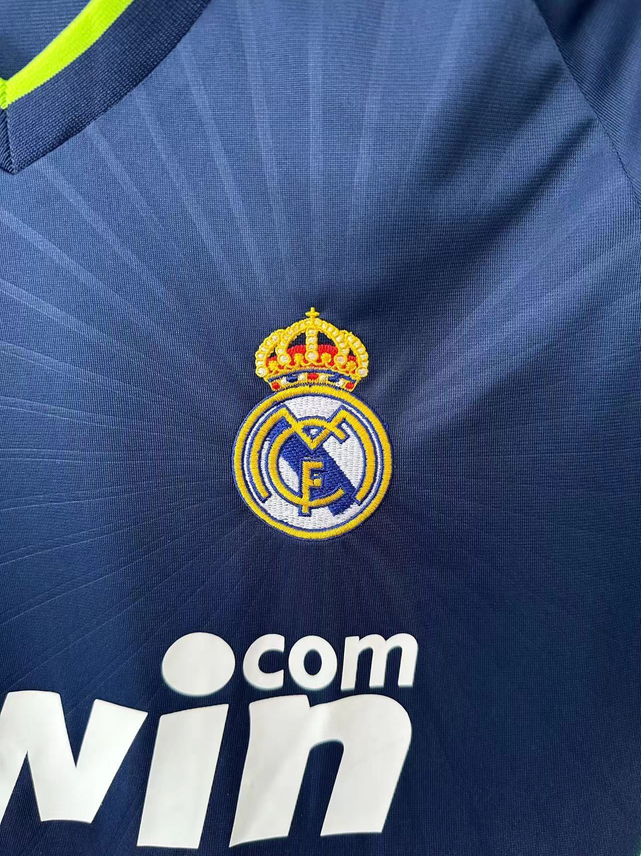 Real Madrid  Retro 2010-2011  goalkeeper jersey