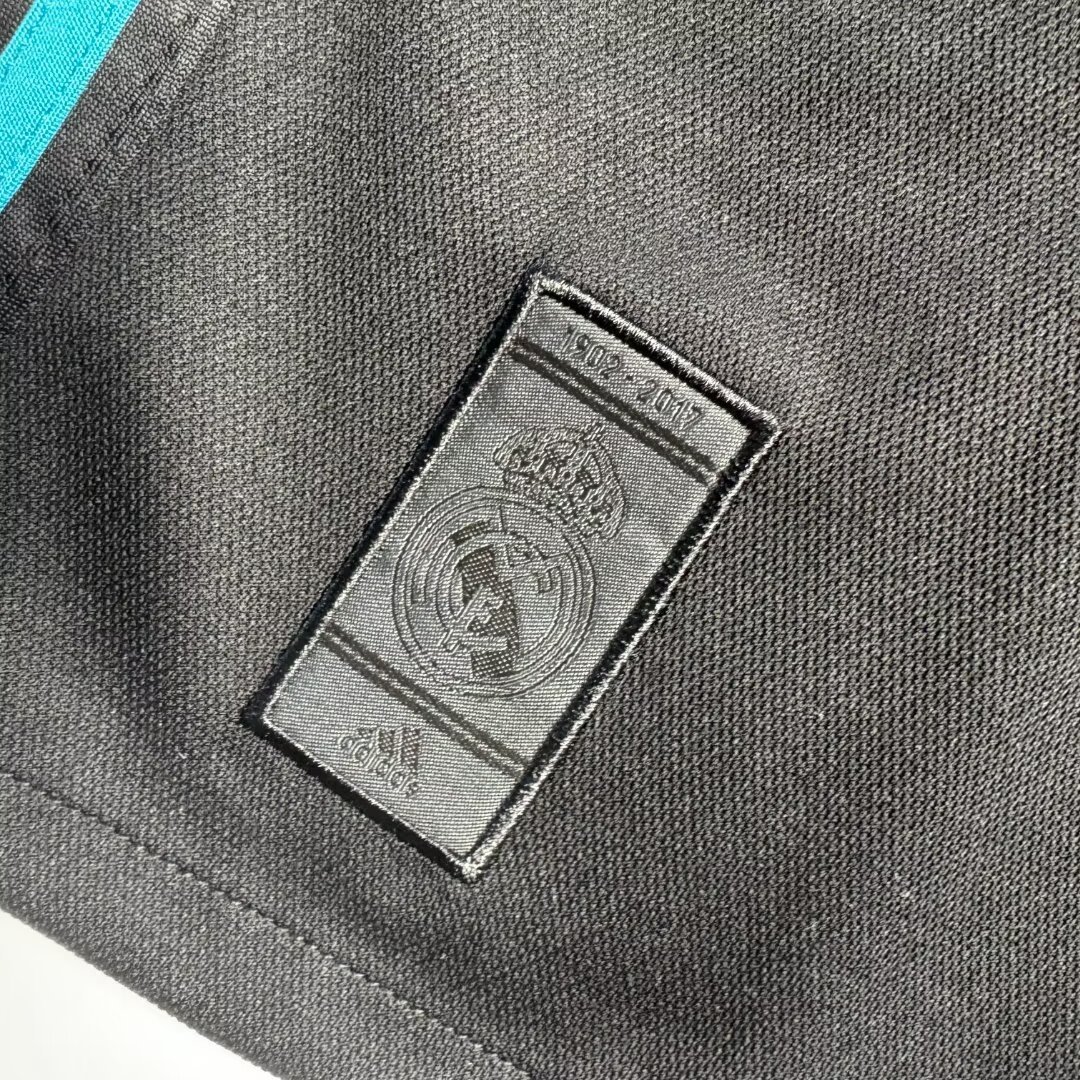 Real Madrid  Retro 2017-2018 away jersey