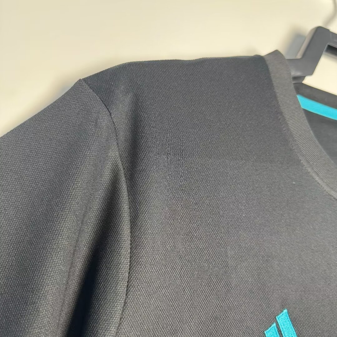 Real Madrid  Retro 2017-2018 away jersey