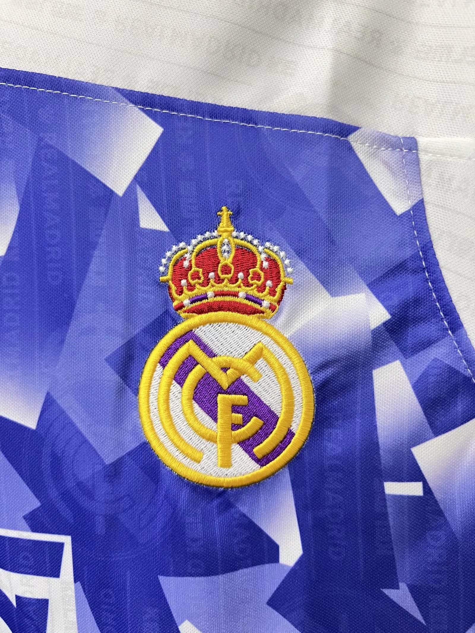 Real Madrid  Retro 1996-1997  away  jersey