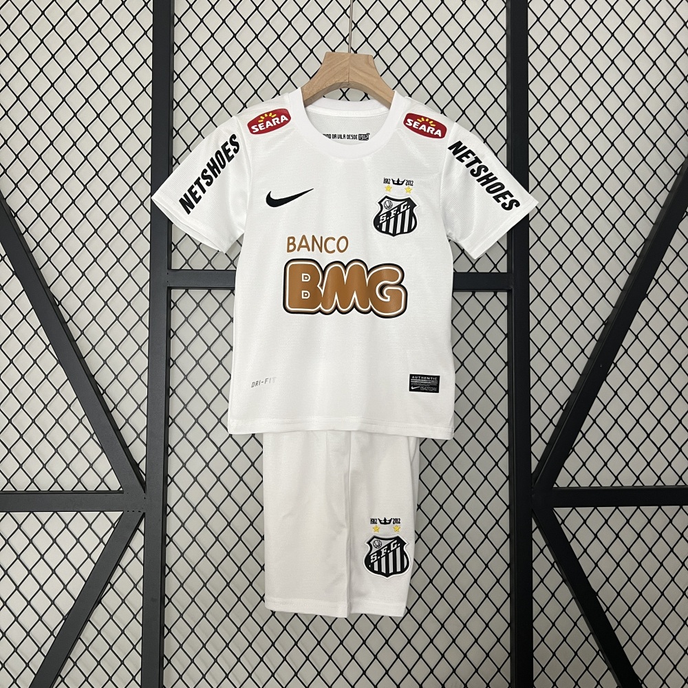 kids Santos 11-12 home size 16-28
