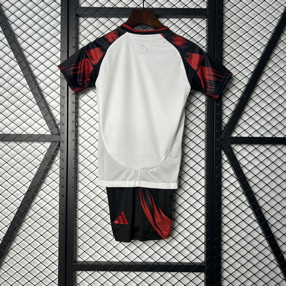 25-26 kids Flamengo  away size 16-28