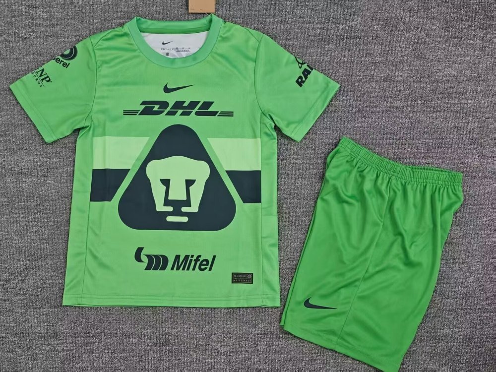 2526 Green Puma Goalkeeper Children&x27;s Clothing Sizes 16-28