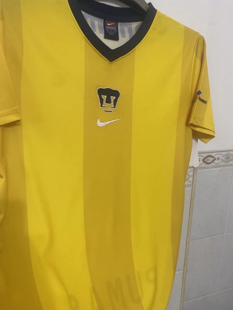 2000-01 Pumas away game