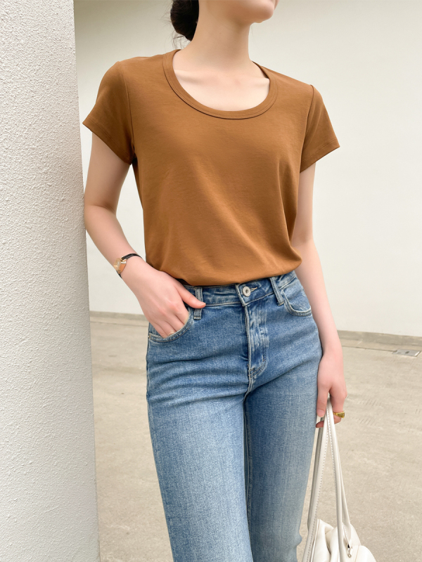 Brown large U-neck T-shirt