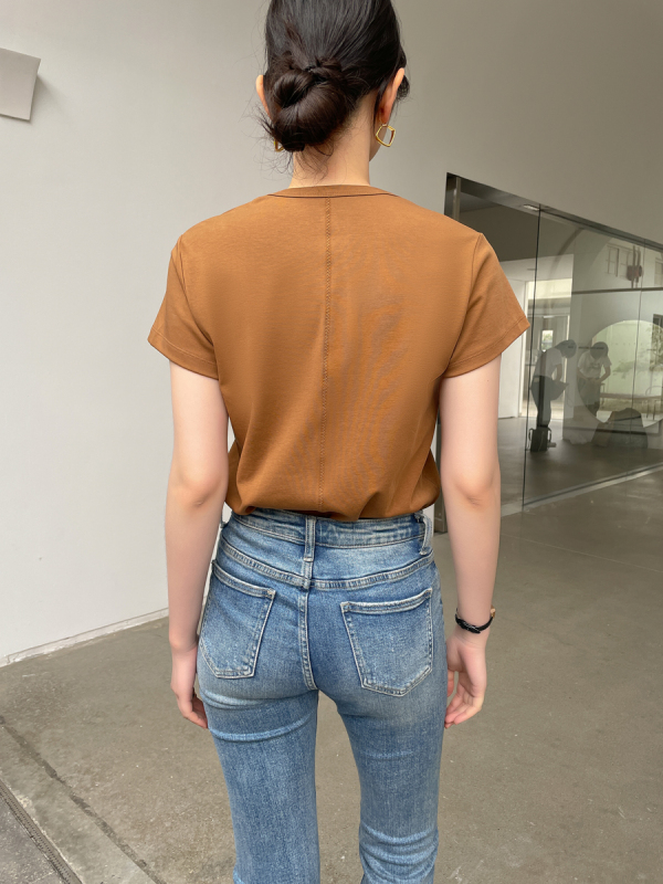 Brown large U-neck T-shirt