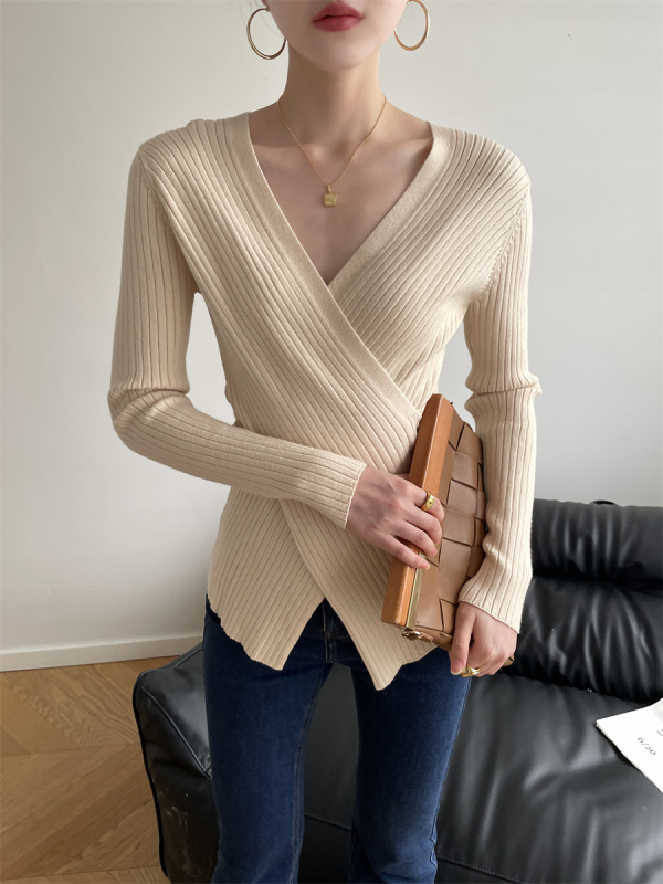 Apricot V-neck cross sweater