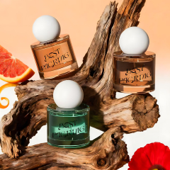 A pure fragrance container that is transparent and visible