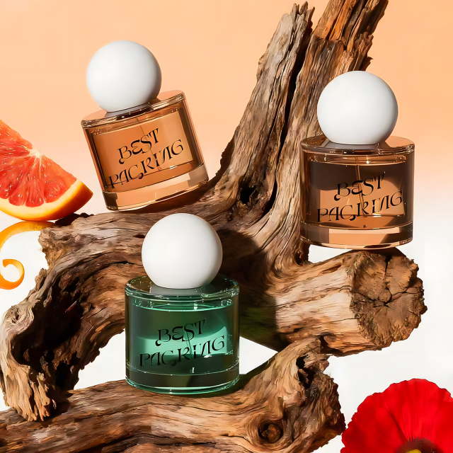 A pure fragrance container that is transparent and visible