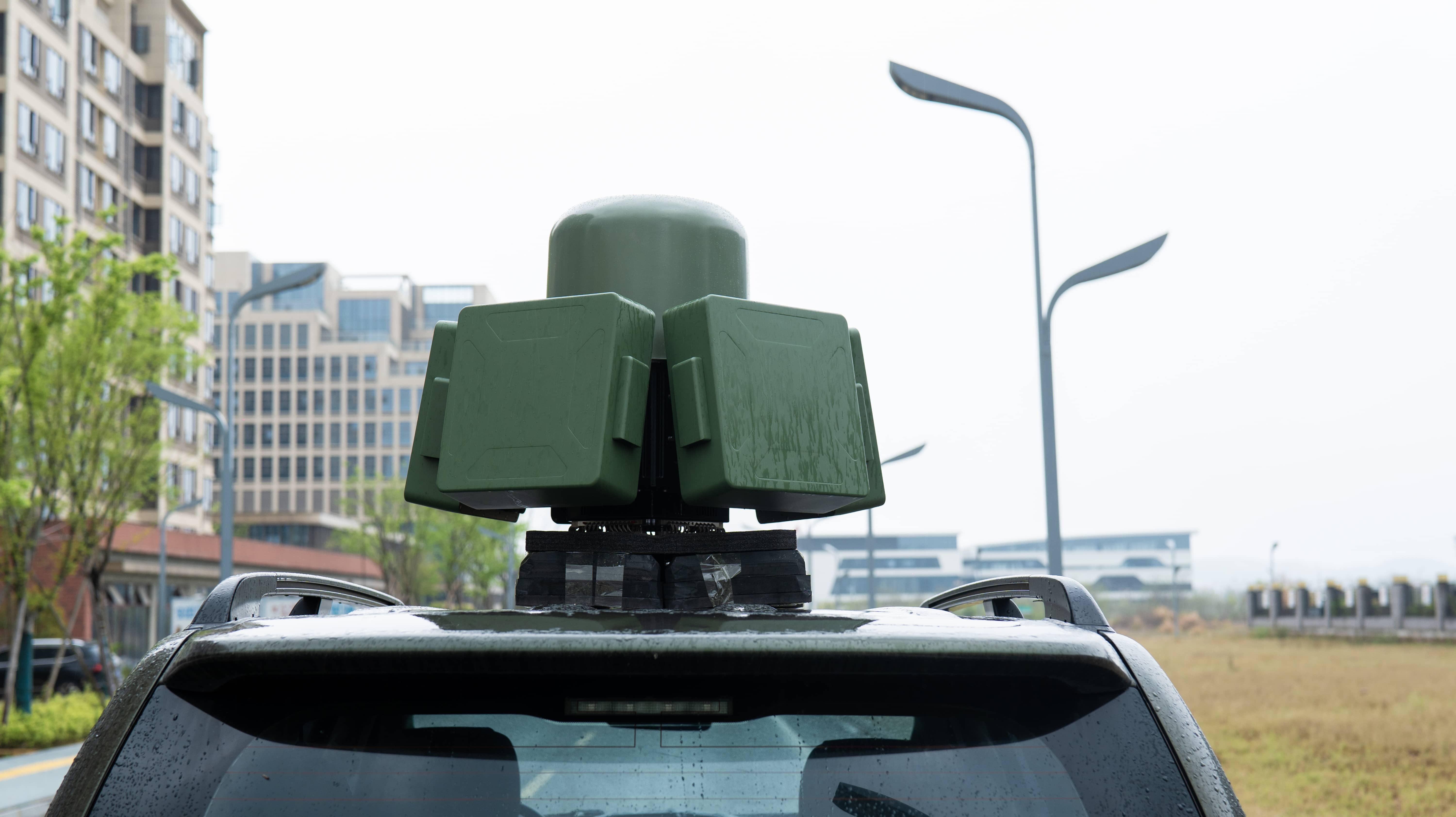Vehicle 300MHz~6GHz 5 km Drone Detector and 900M/1.2GHz/1.5GHz/2.4GHz/5.2GHz/5.8GHz 6 Band 3KM Drone Jammer
