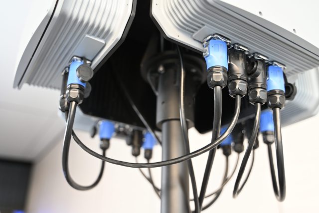 70MHz-6GHz Full frequency Band 10KM Fixed Drone Detection and 3KM Drone Jamming Device