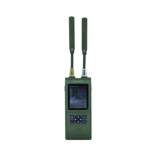 Drone Detector Handheld FPV Detector and Location 100-8000MHz Drone Defence Detection Dji FPV Autel 1-2km Signal Detector